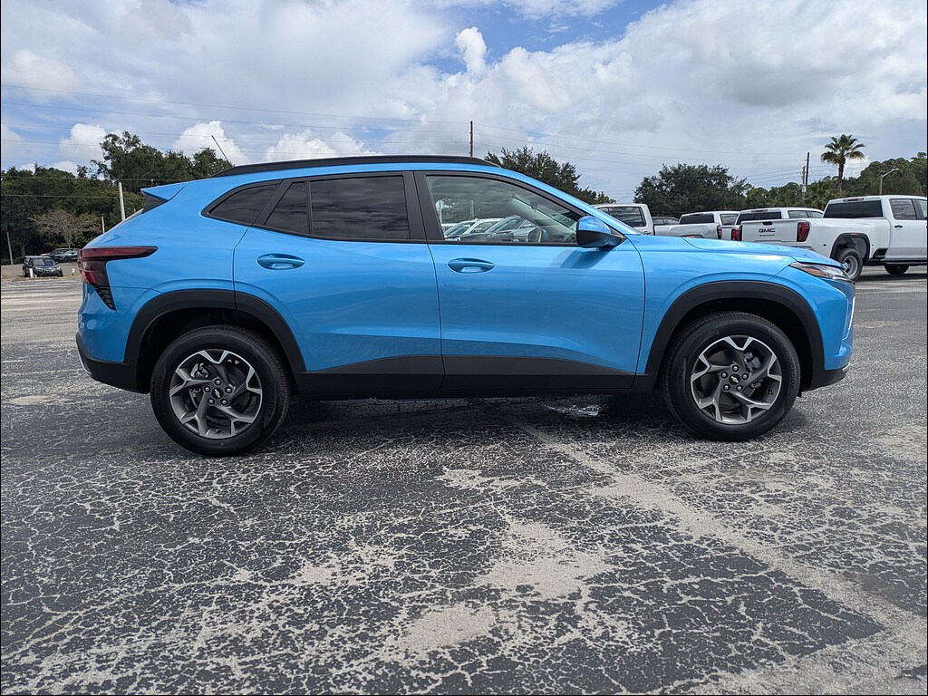 New 2026 Chevrolet Trax FWD LT