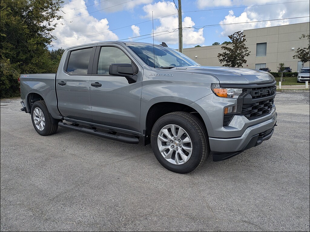 New 2026 Chevrolet Silverado 1500 4WD Crew Cab Short Bed Custom
