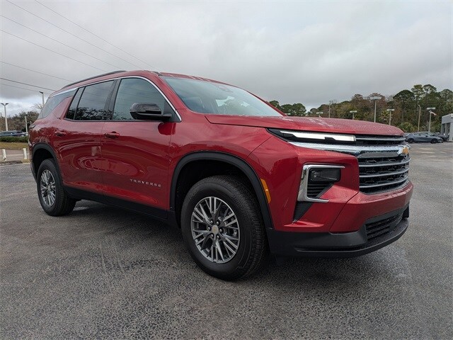 2026 Chevrolet Traverse photo 2