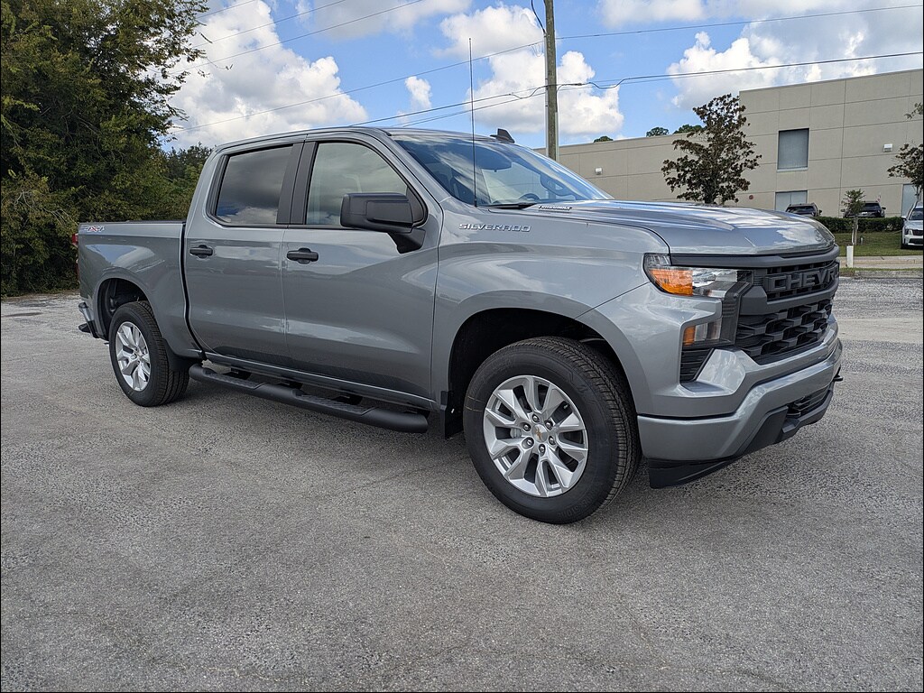 New 2026 Chevrolet Silverado 1500 4WD Crew Cab Short Bed Custom
