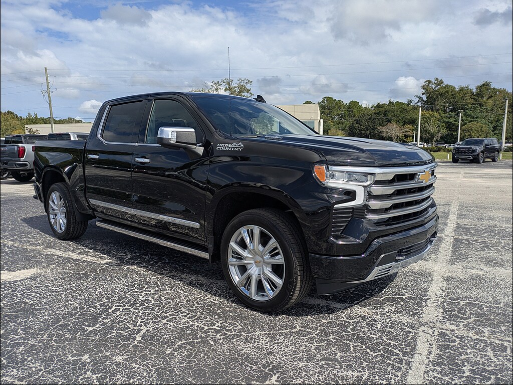 New 2026 Chevrolet Silverado 1500 4WD Crew Cab Short Bed High Country