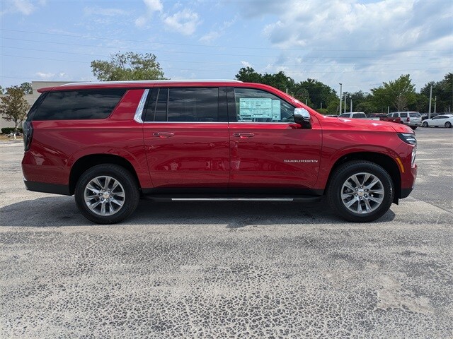 2025 Chevrolet Suburban Premier photo 3