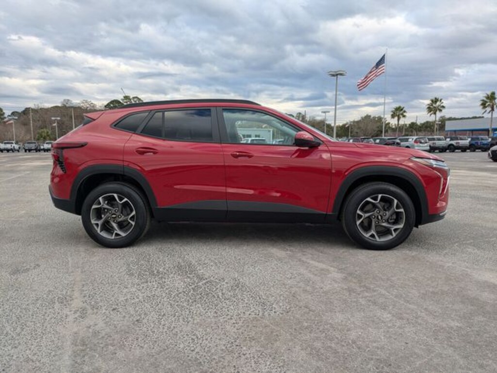 New 2026 Chevrolet Trax LT SUV