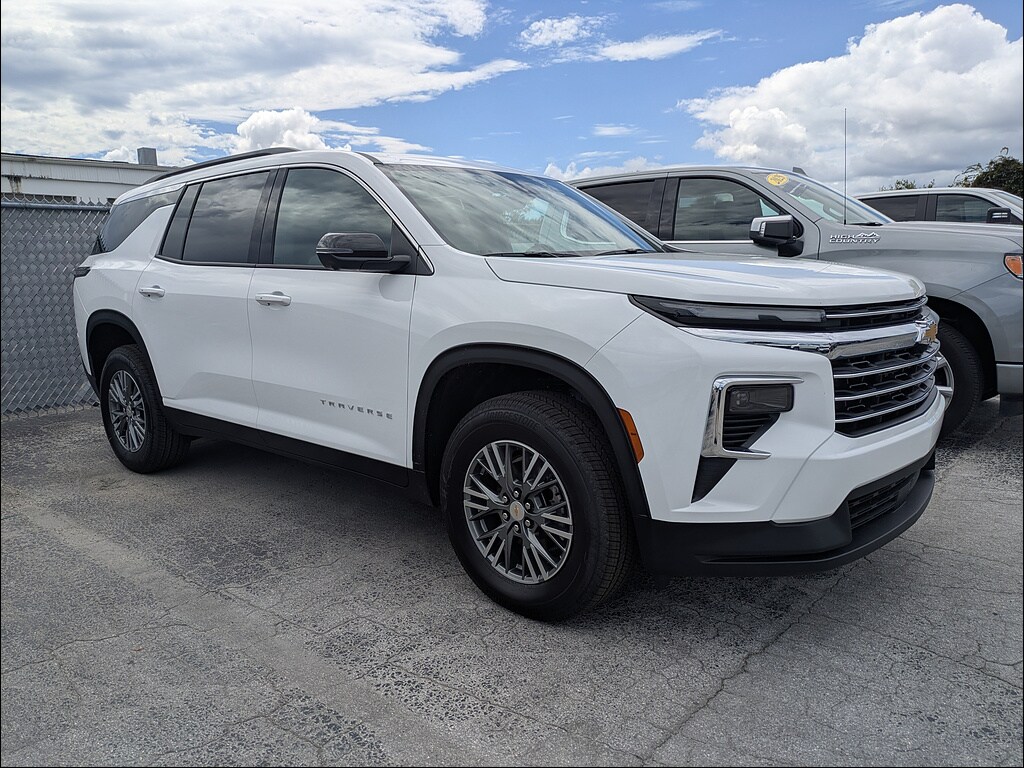 New 2027 Chevrolet Traverse FWD LT