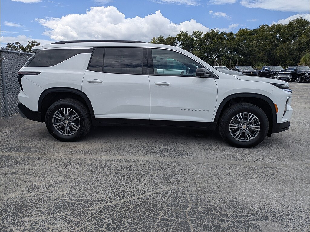 New 2027 Chevrolet Traverse FWD LT