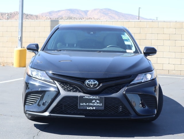 Used 2018 Toyota Camry SE with VIN 4T1B11HK5JU605767 for sale in Palmdale, CA