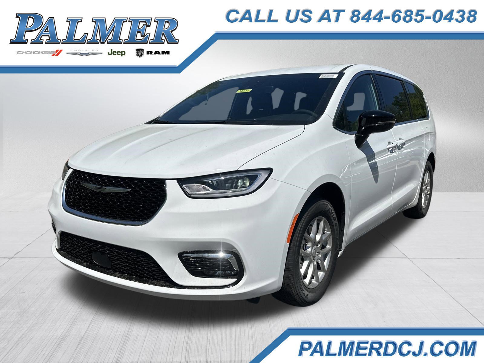 2026 Chrysler Pacifica Select's photo