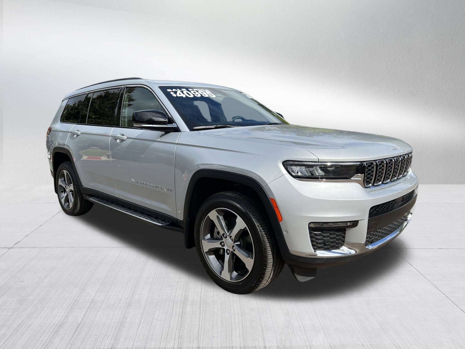 2024 Jeep Grand Cherokee Limited photo 2