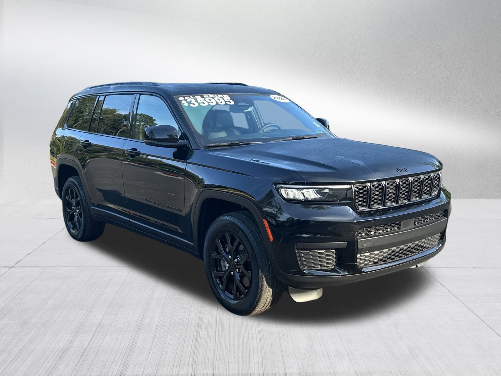 2024 Jeep Grand Cherokee Altitude photo 3