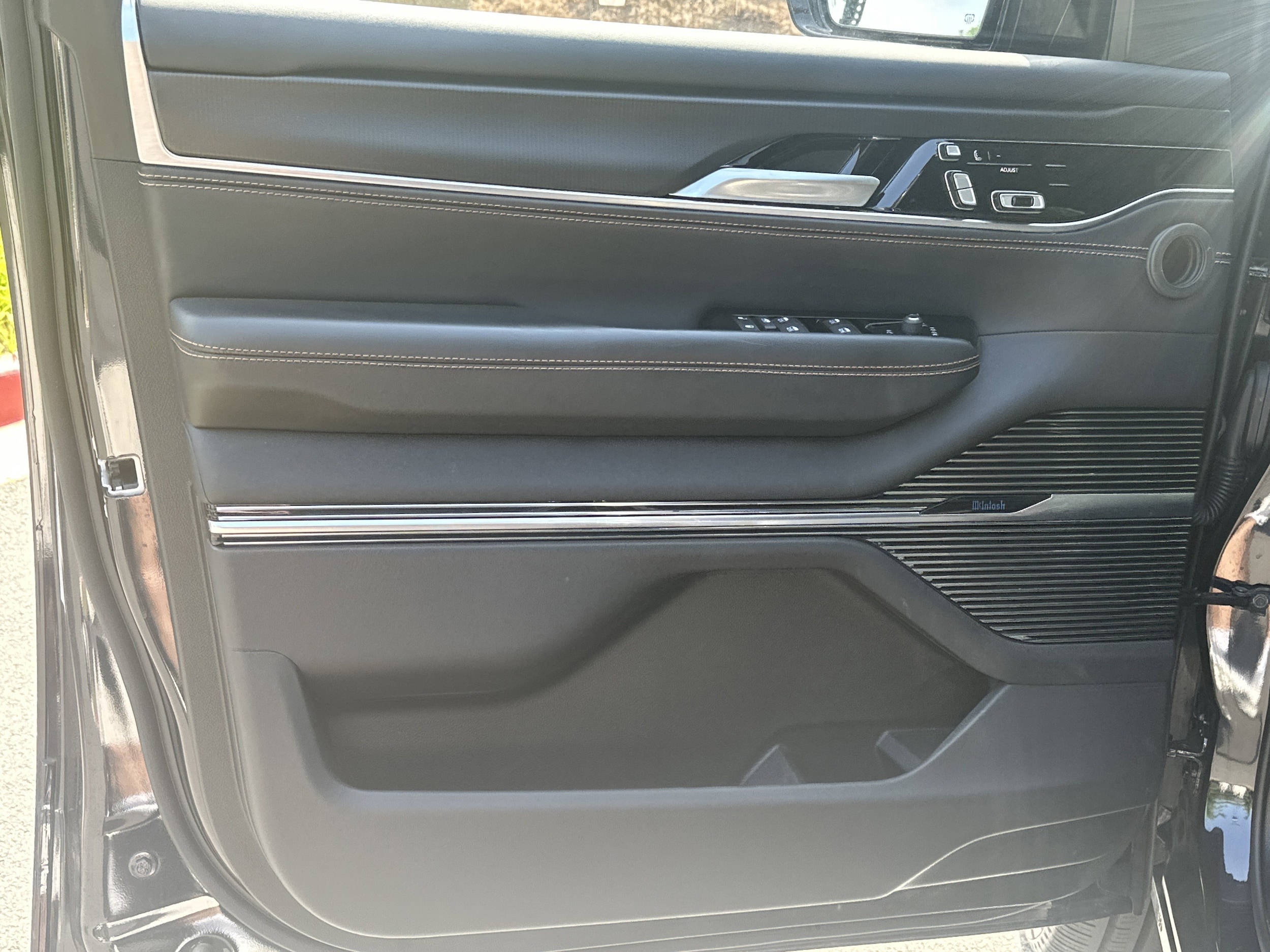 2024 Jeep Grand Wagoneer Series III - Photo 10