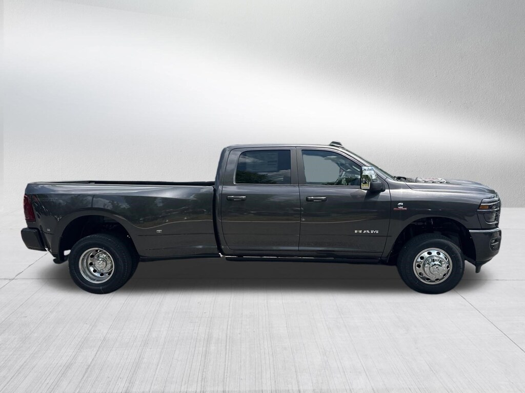 New 2026 Ram 3500 LARAMIE CREW CAB 4X4 8' BOX Pickup