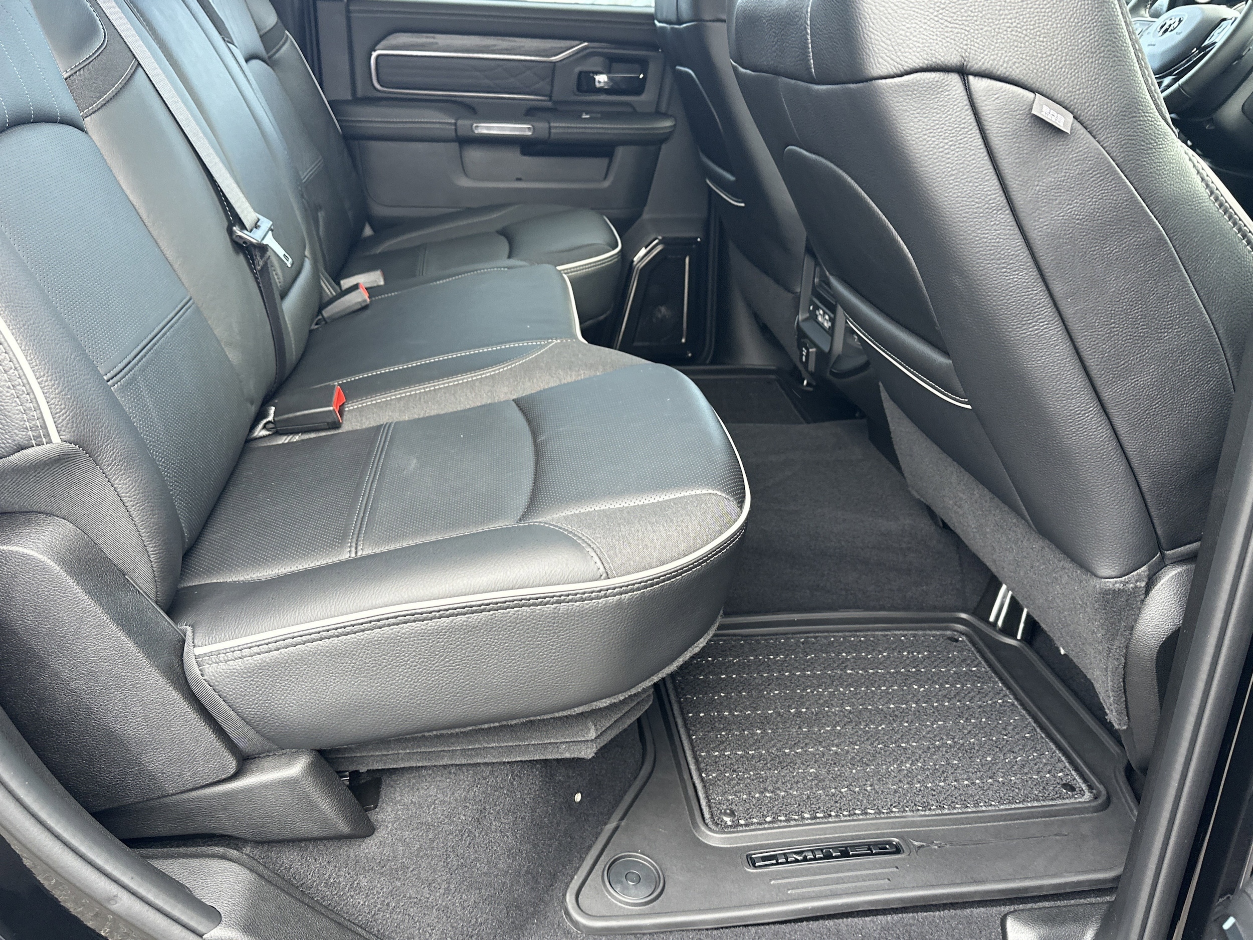 2025 RAM 2500 Limited - Photo 18