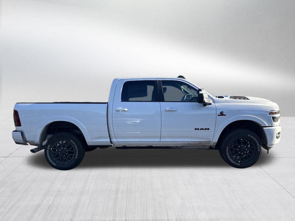 New 2026 Ram 2500 LIMITED CREW CAB 4X4 6'4 BOX Pickup