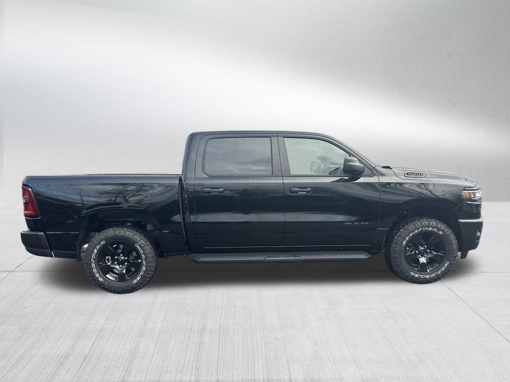New 2026 Ram 1500 WARLOCK CREW CAB 4X4 5'7 BOX Pickup