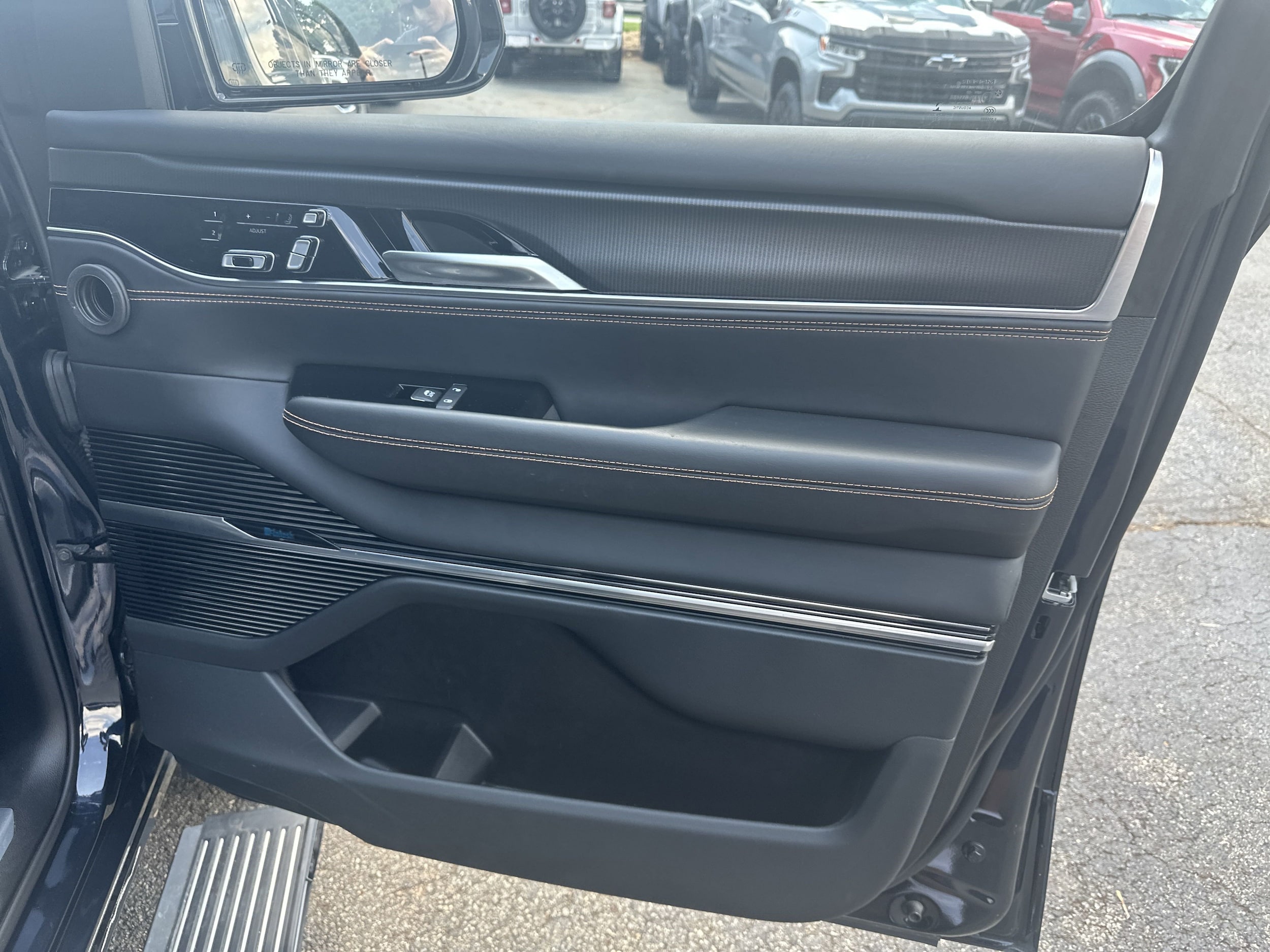 2024 Jeep Grand Wagoneer Series III - Photo 14