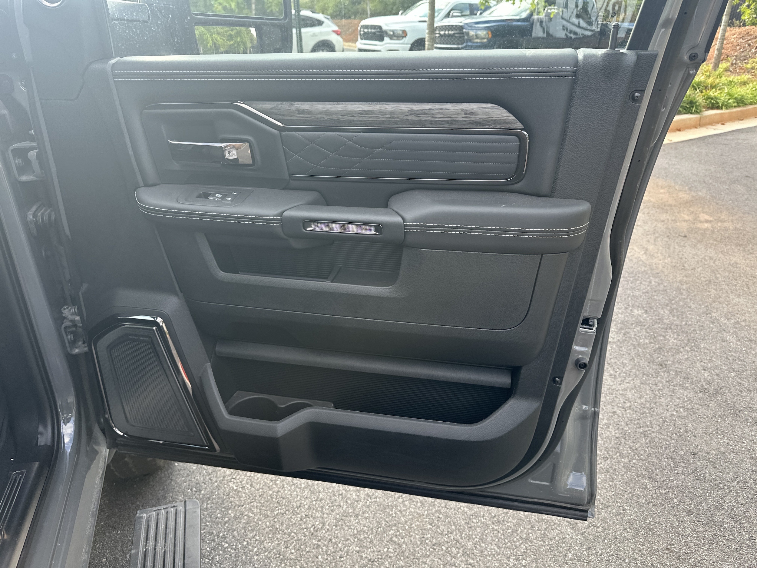 2026 RAM 2500 Limited - Photo 14