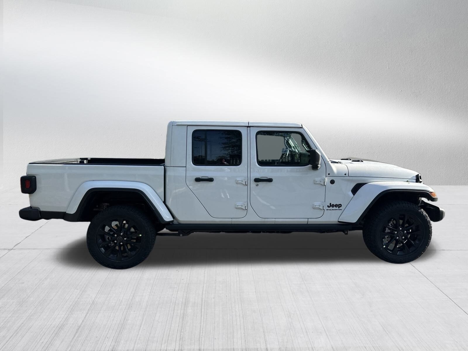 2025 Jeep Gladiator Sport photo 4