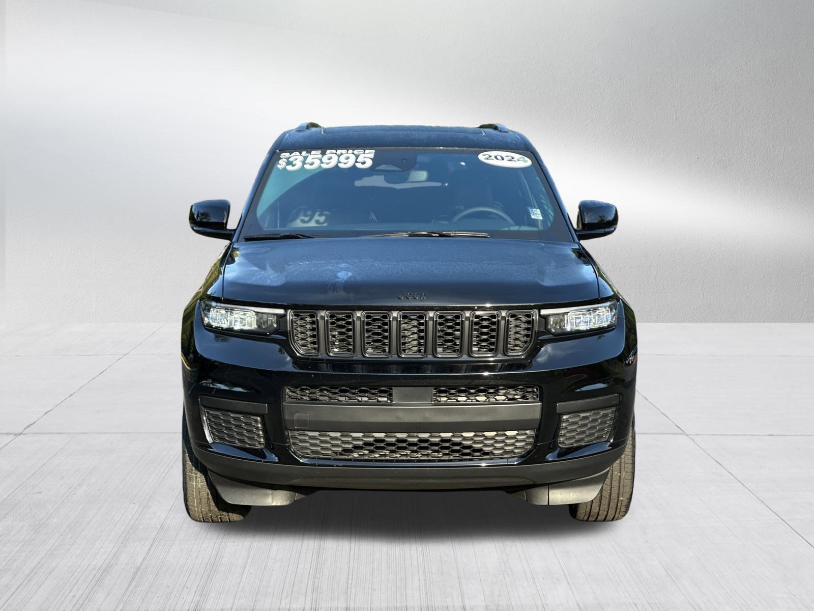 2024 Jeep Grand Cherokee Altitude photo 2