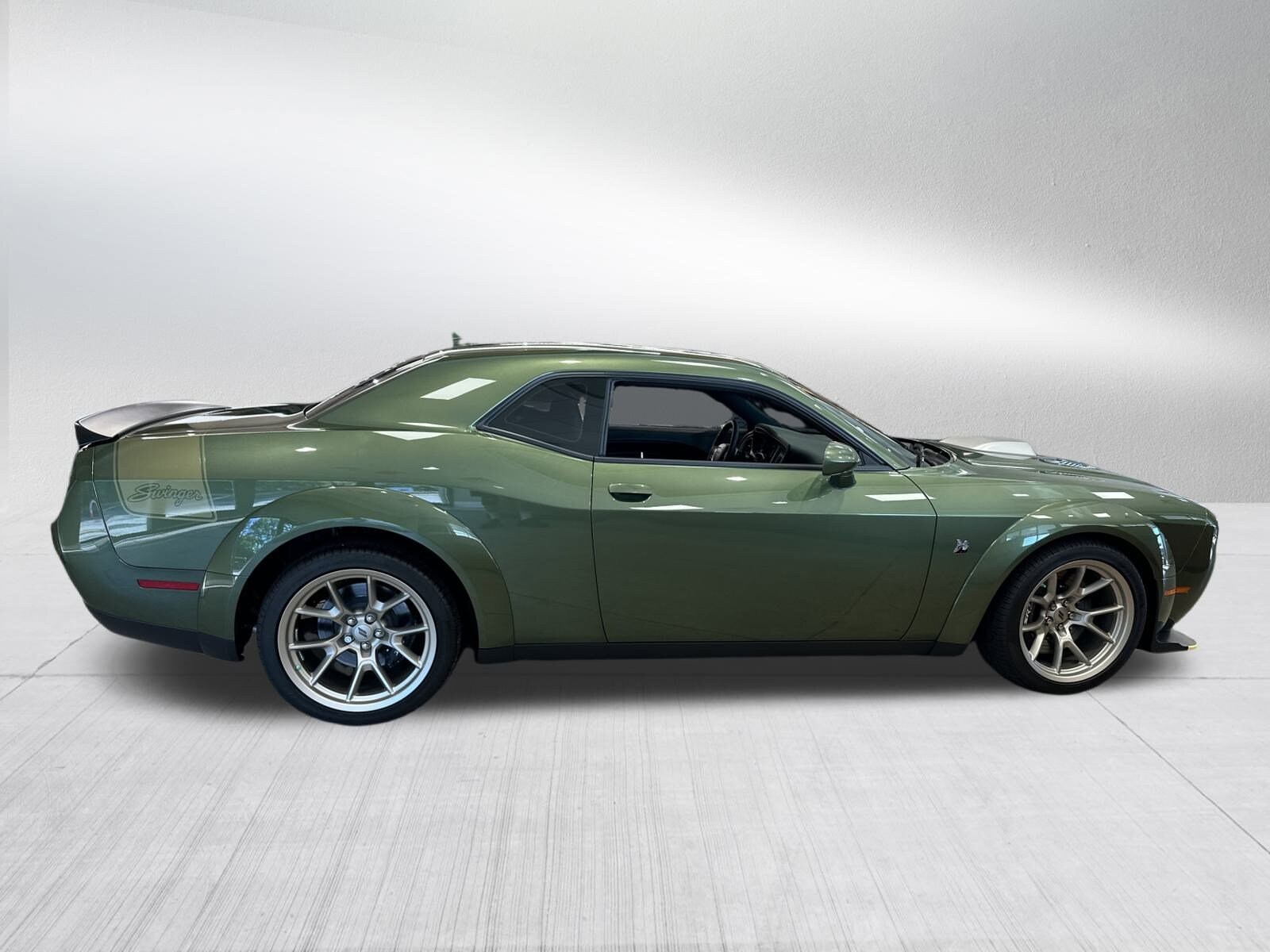 2023 Dodge Challenger R/T Scat Pack Widebody photo 3