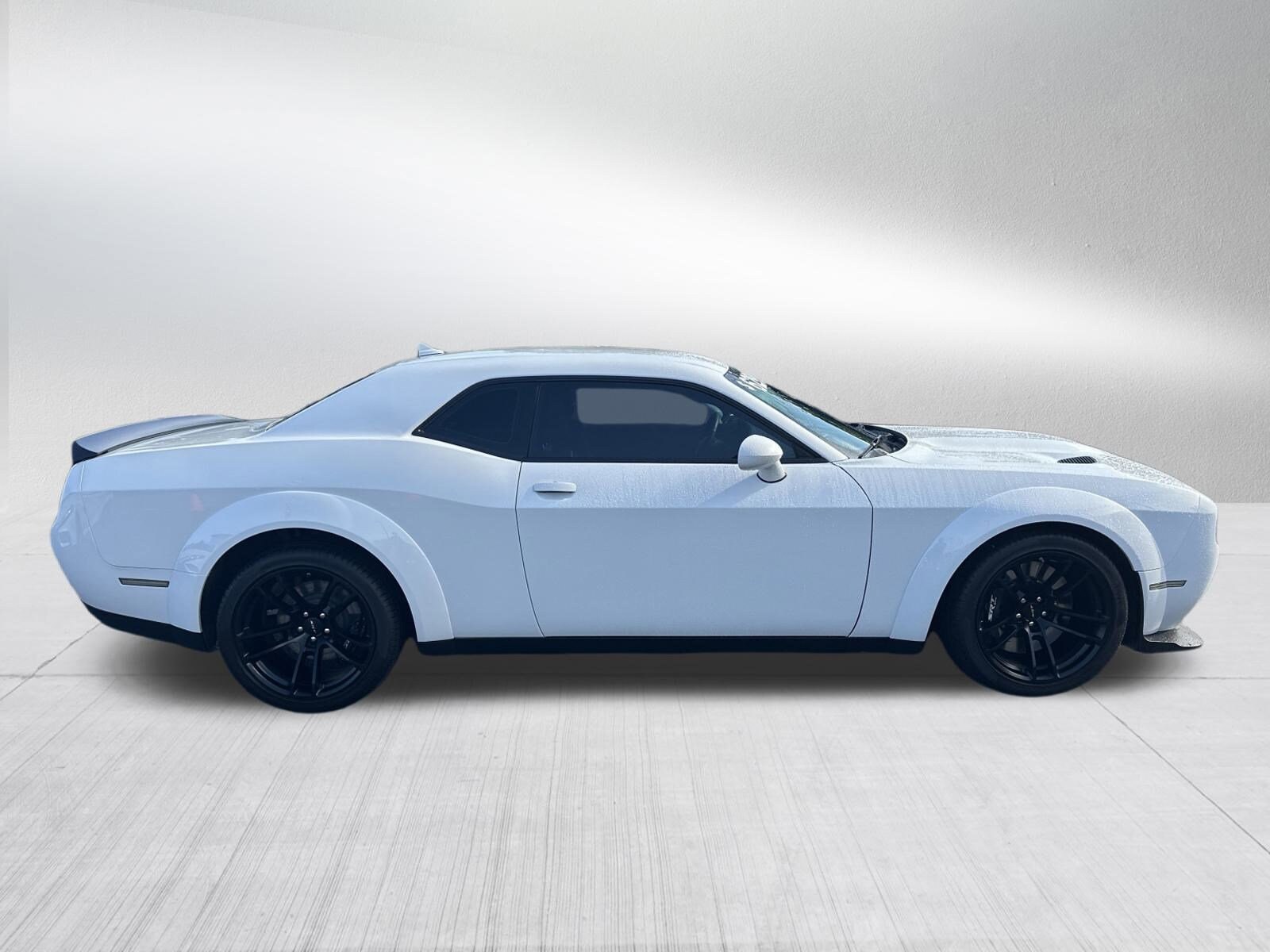 2023 Dodge Challenger R/T Scat Pack Widebody photo 4