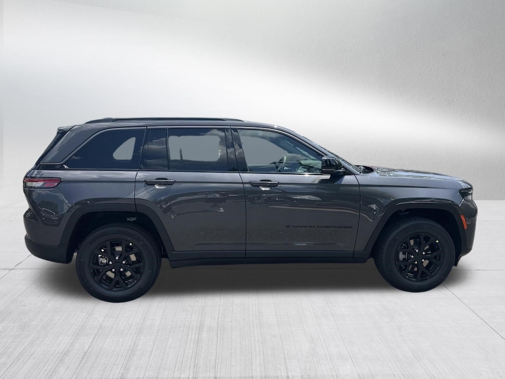 New 2026 Jeep Grand Cherokee LAREDO ALTITUDE 4X2 Sport Utility