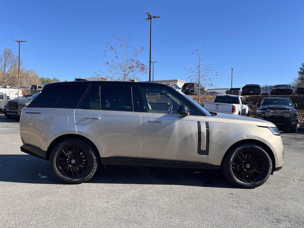 Used 2023 Land Rover Range Rover P530 SE SUV
