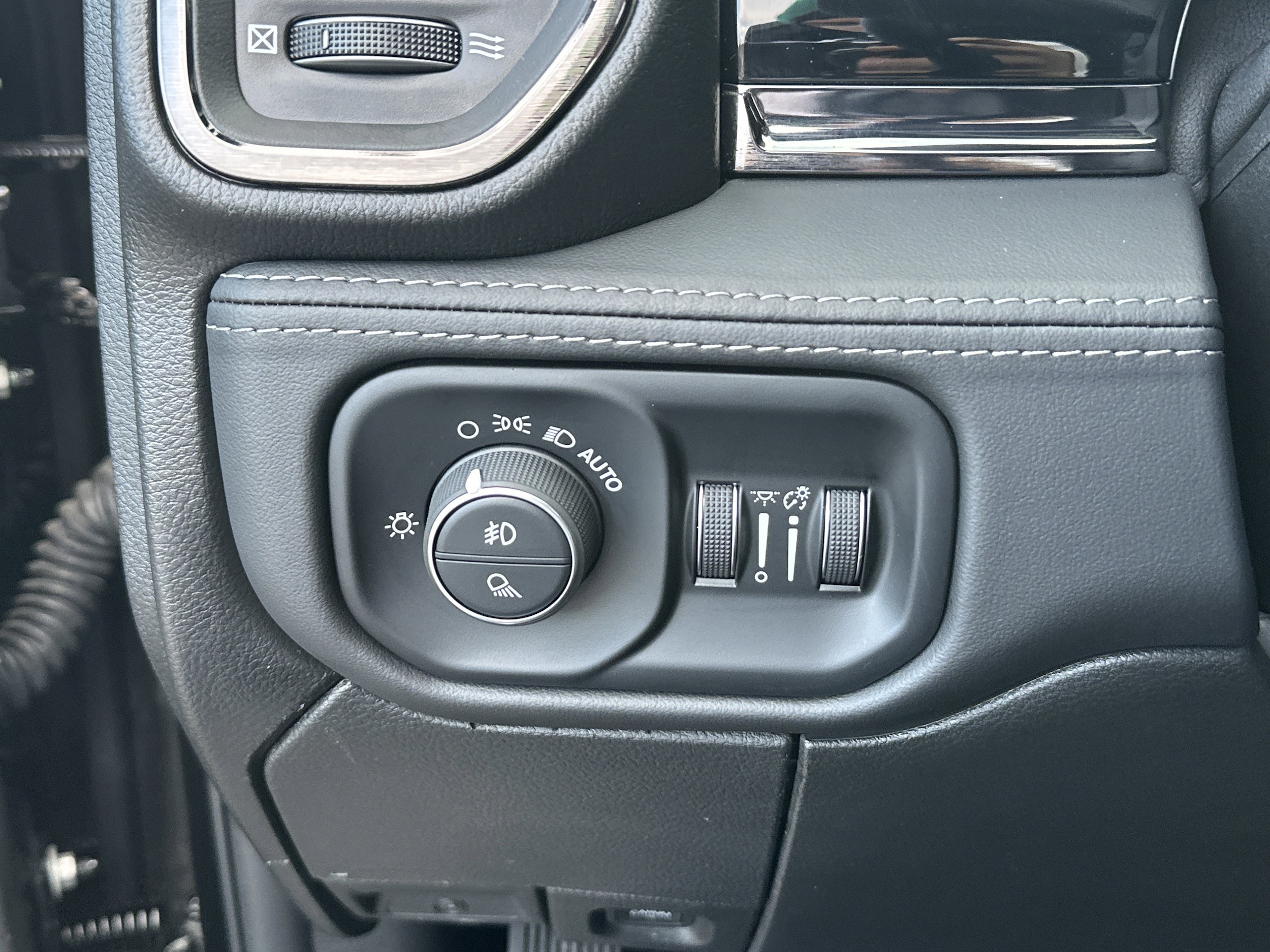 2025 RAM 2500 Limited - Photo 27