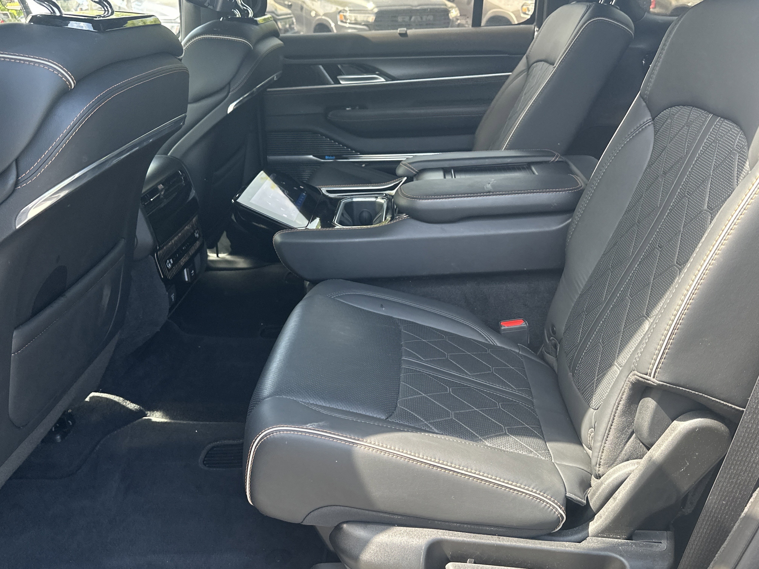2024 Jeep Grand Wagoneer Series III - Photo 19