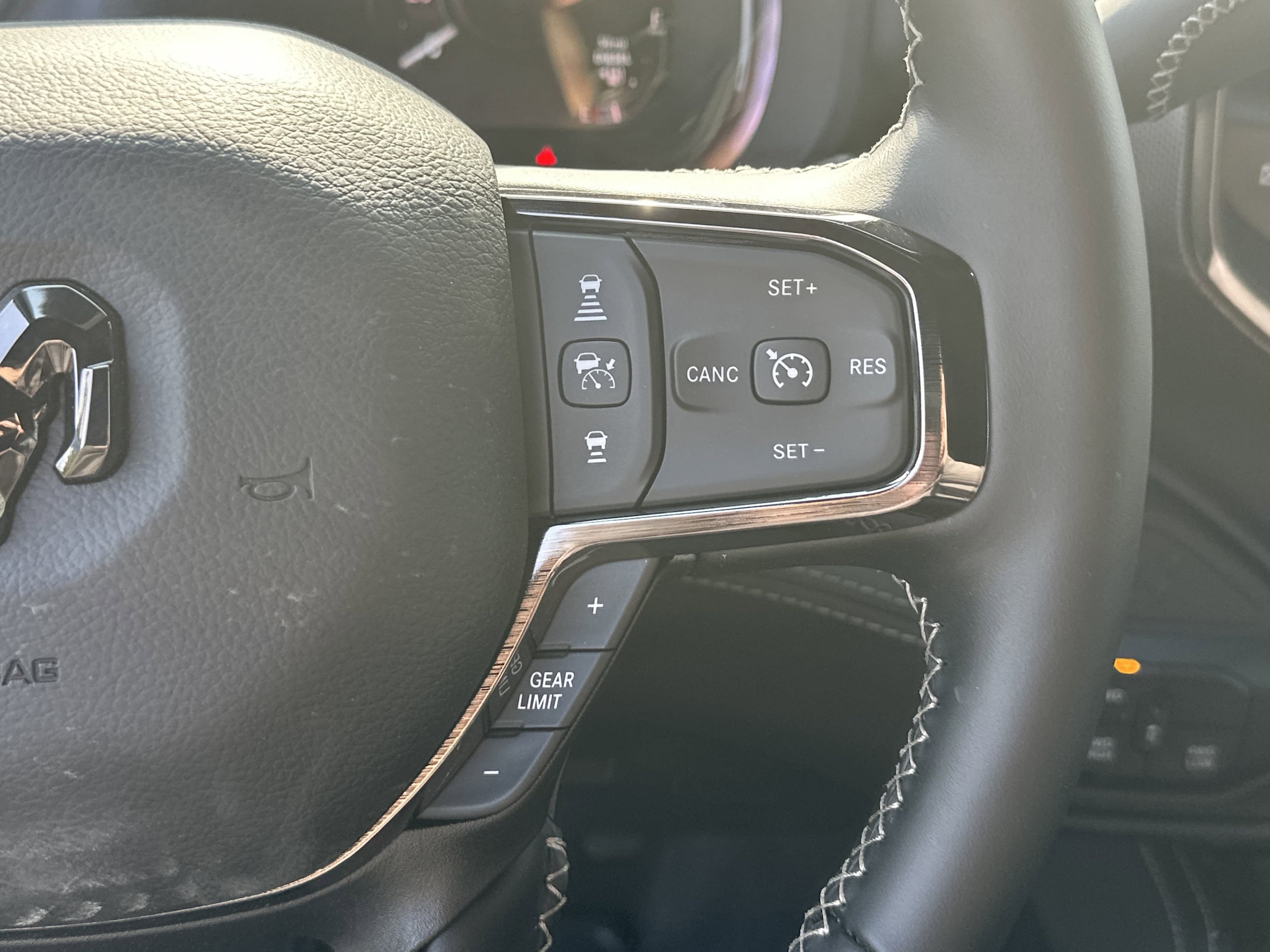 2025 RAM 2500 Limited - Photo 23