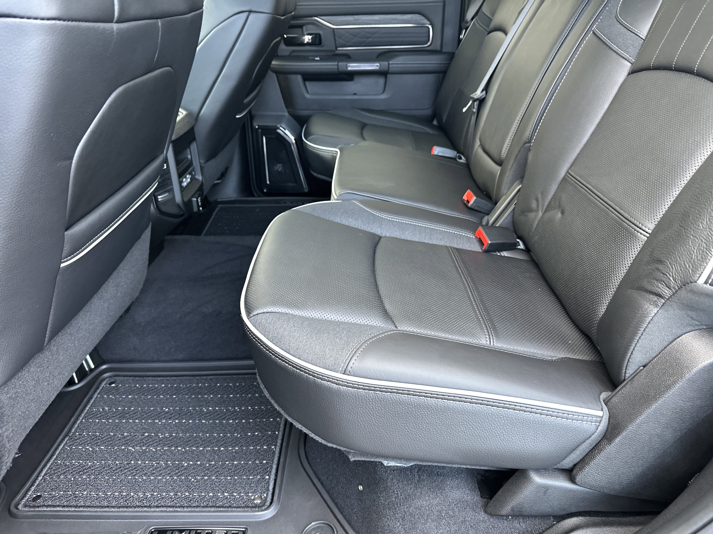 2025 RAM 2500 Limited - Photo 23