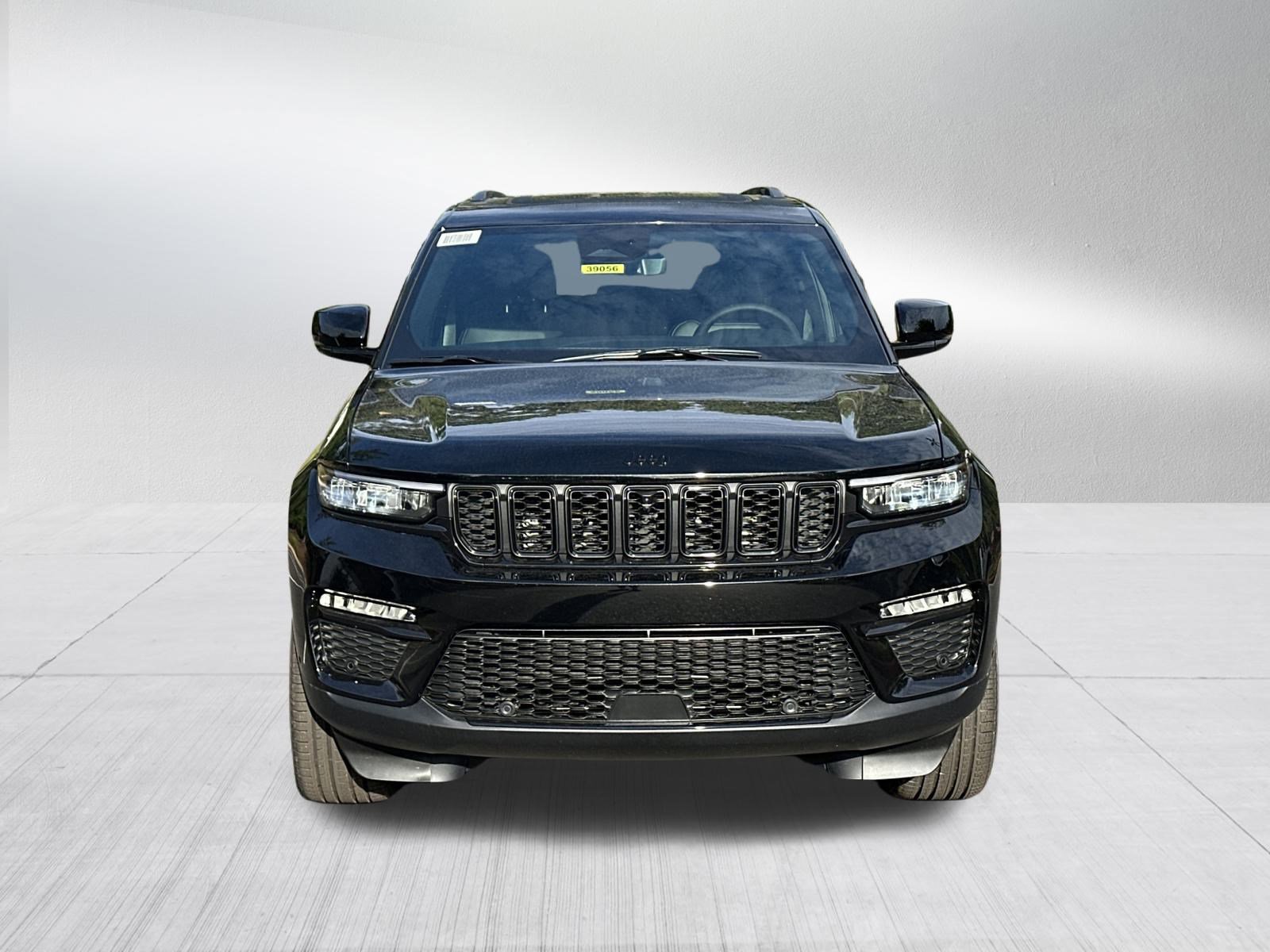 2025 Jeep Grand Cherokee Limited photo 2
