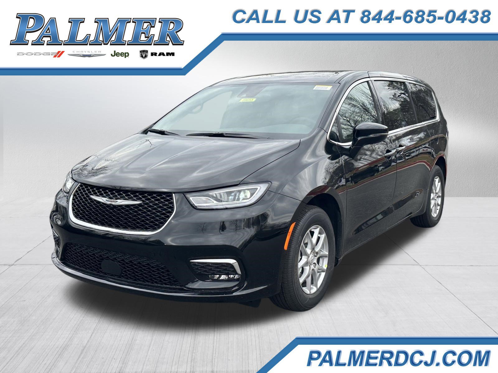2026 Chrysler Pacifica Select's photo