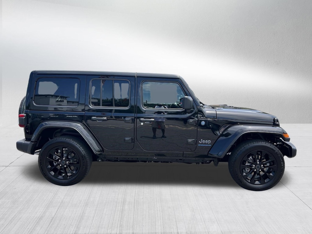 Used 2025 Jeep Wrangler 4xe Sahara SUV
