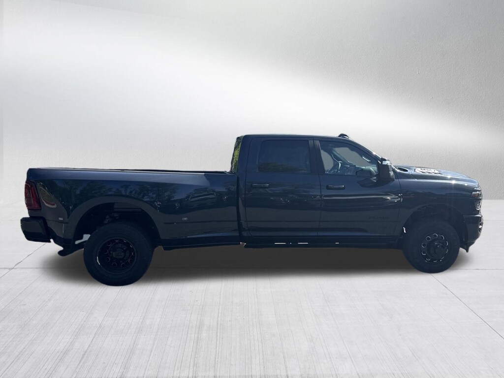New 2026 Ram 3500 LARAMIE CREW CAB 4X4 8' BOX Pickup
