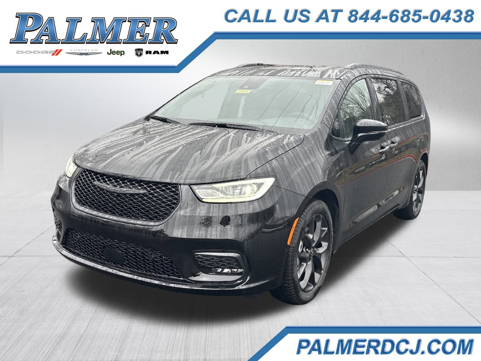 2026 Chrysler Pacifica Limited's photo