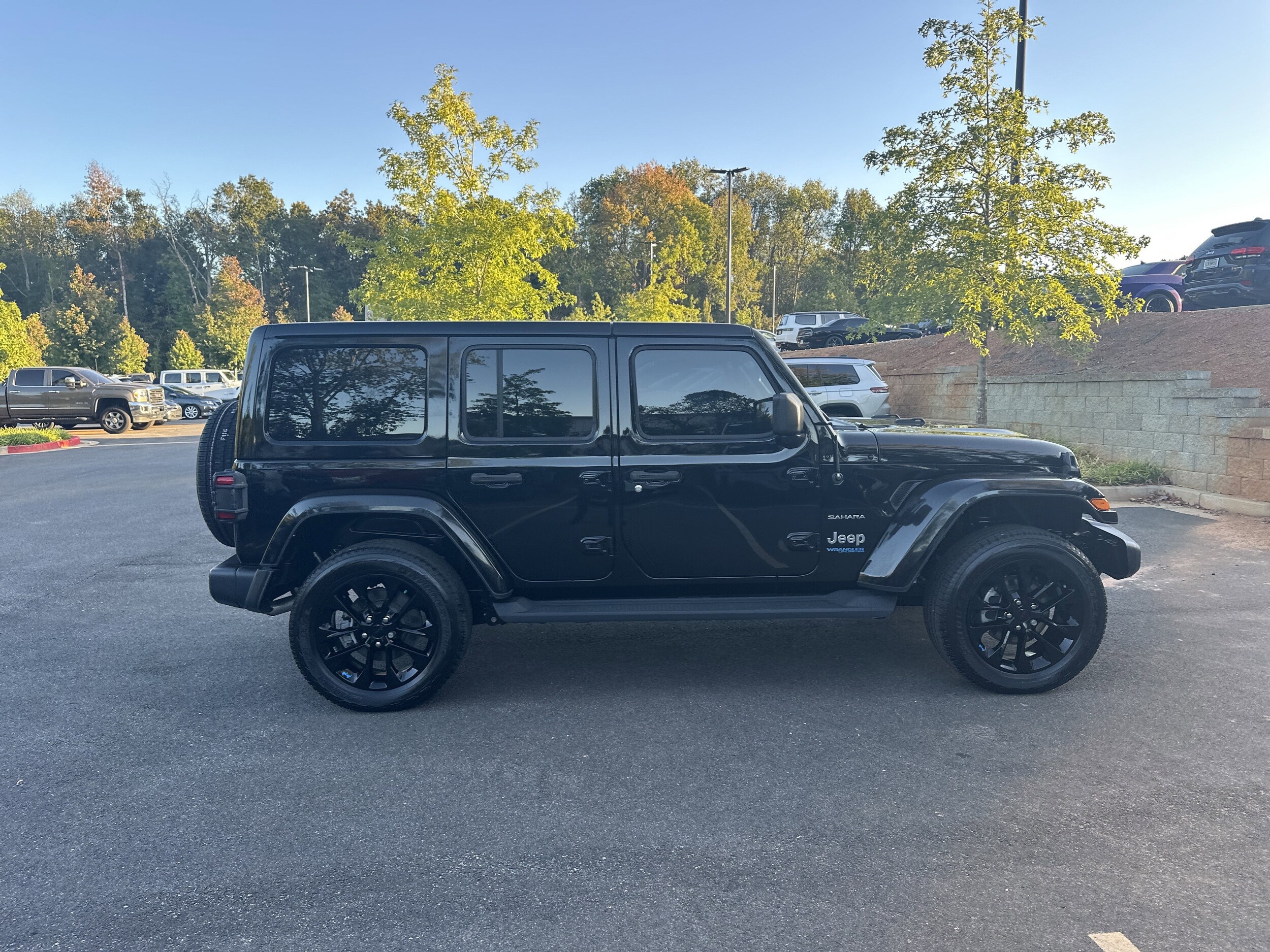 2022 Jeep Wrangler Unlimited 4xe Sahara photo 4