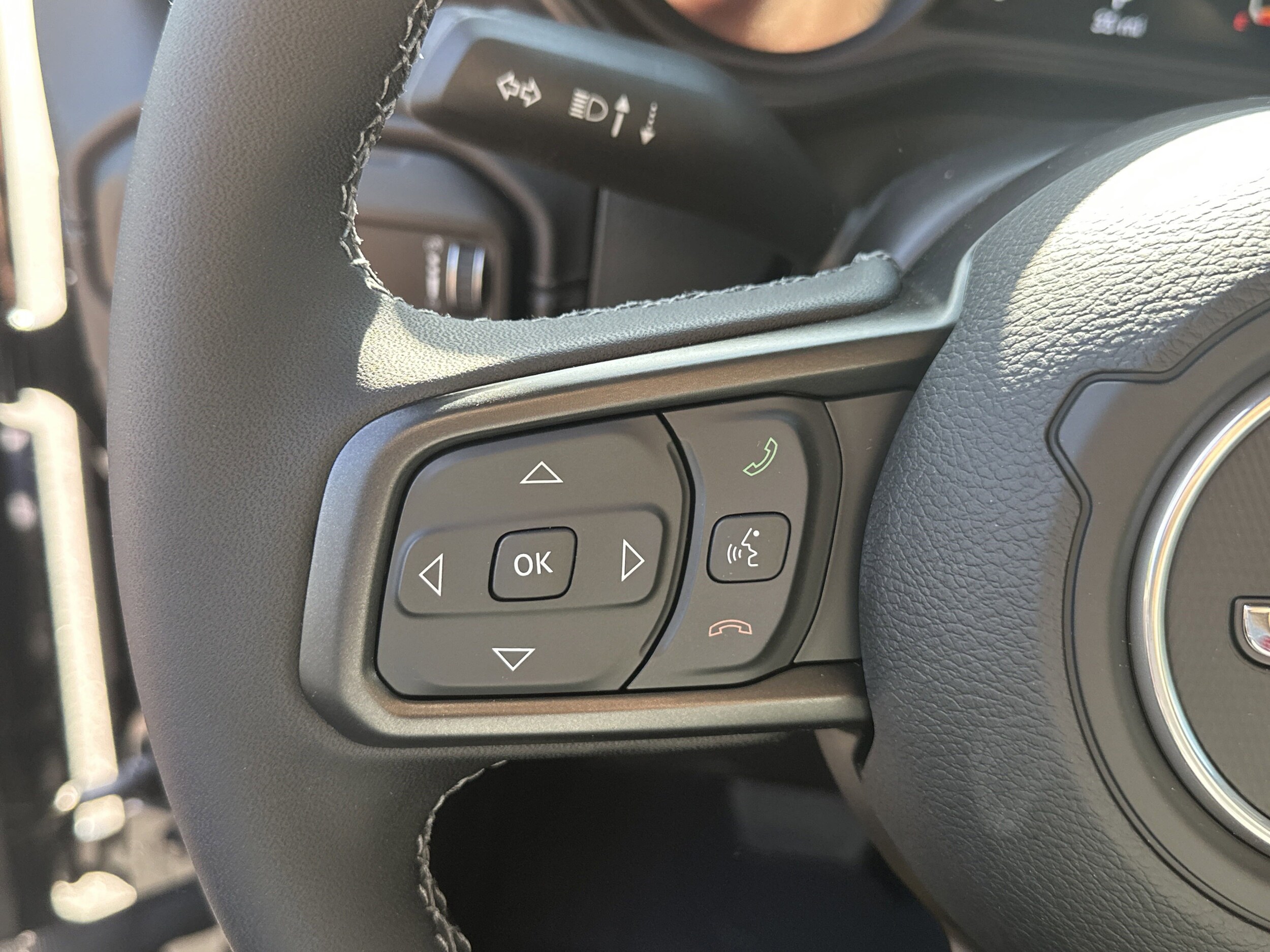 2025 Jeep Gladiator Sport S photo 2