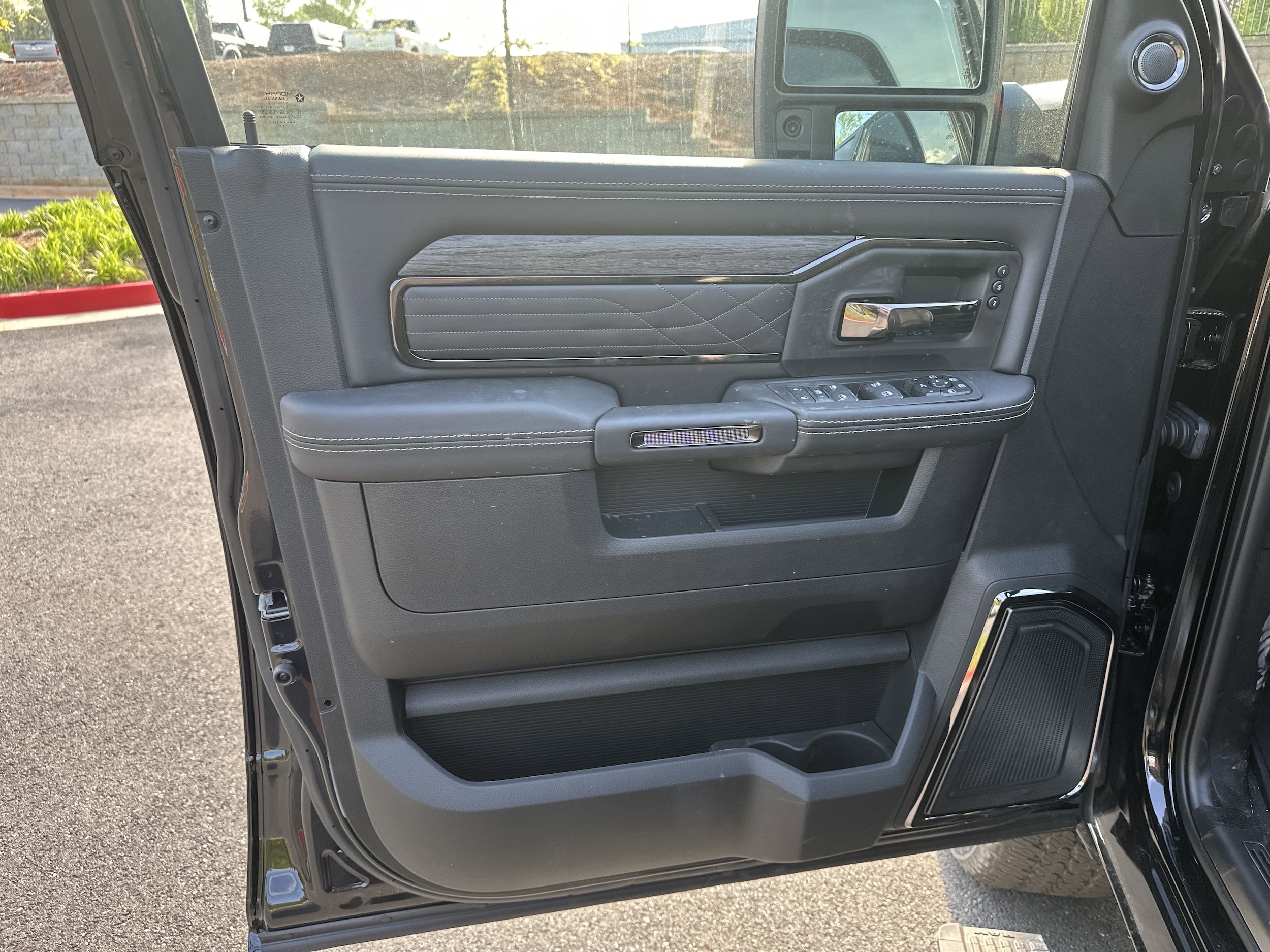 2025 RAM 2500 Limited - Photo 10