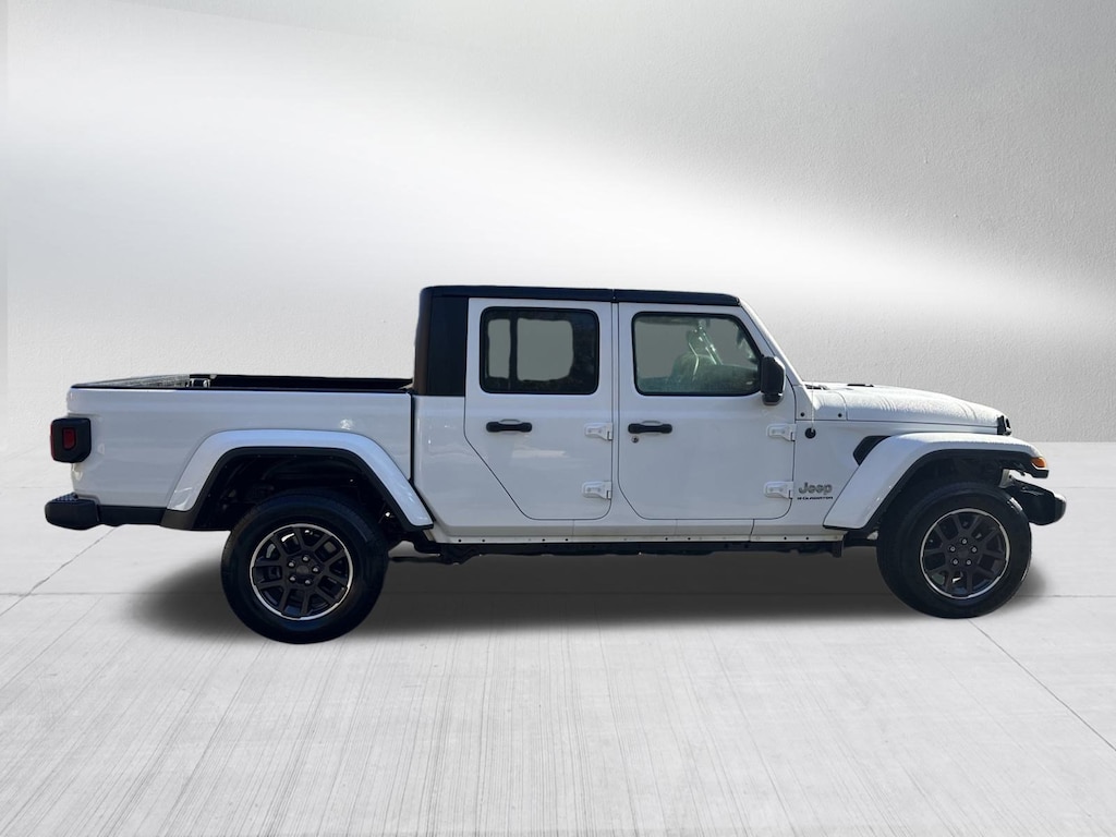 Certified 2023 Jeep Gladiator Overland Truck Crew Cab