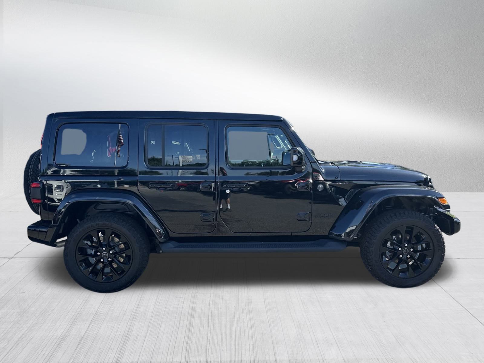 2024 Jeep Wrangler Sahara photo 4