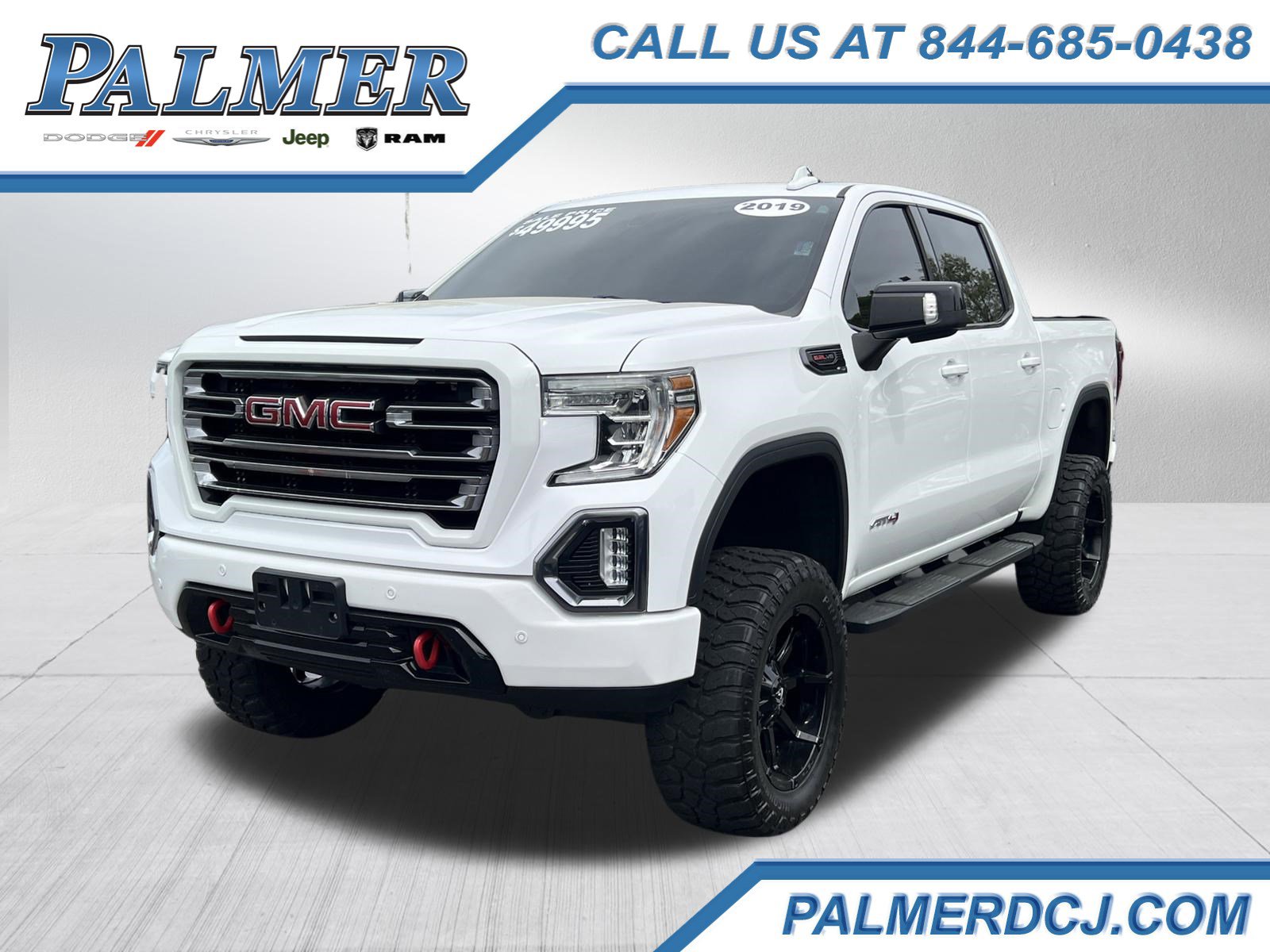 2019 GMC Sierra 4WD Crew Cab Short Box AT4's photo