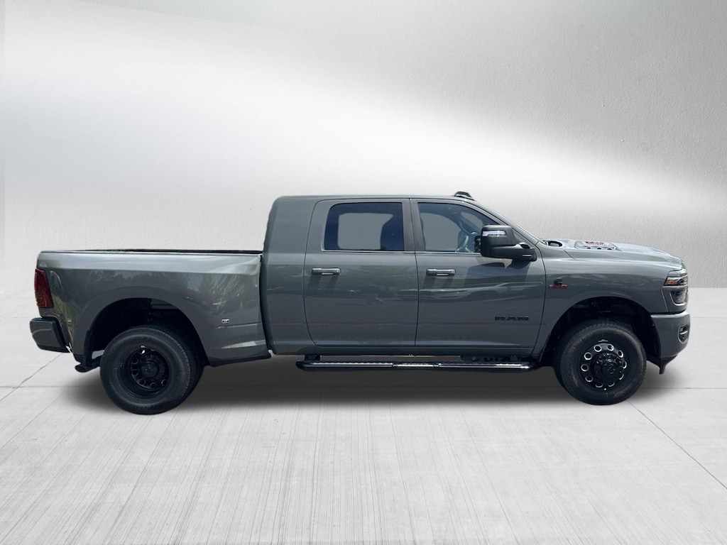 New 2026 Ram 3500 LARAMIE MEGA CAB 4X4 6'4 BOX Pickup