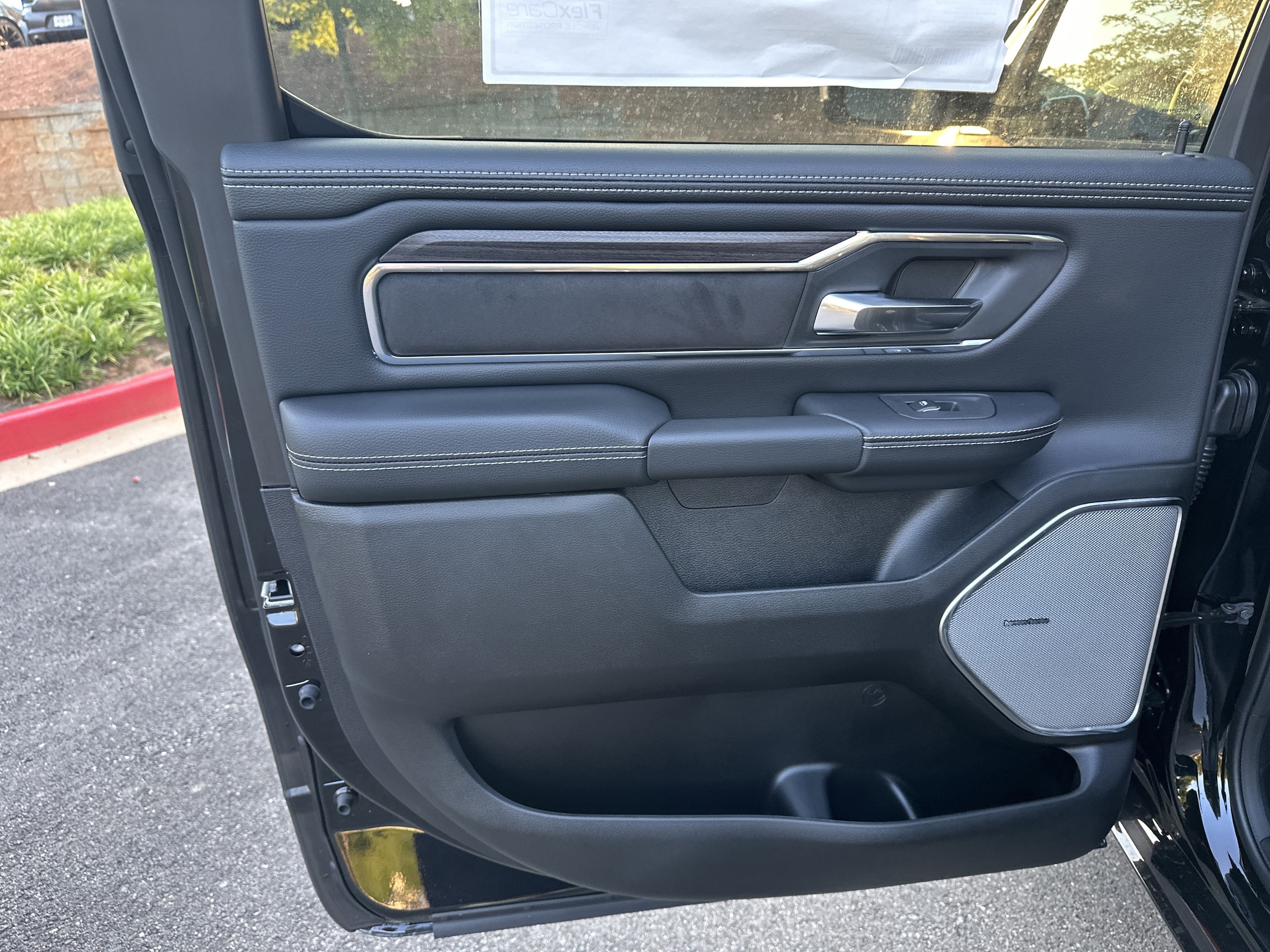 2026 RAM 1500 Laramie - Photo 18