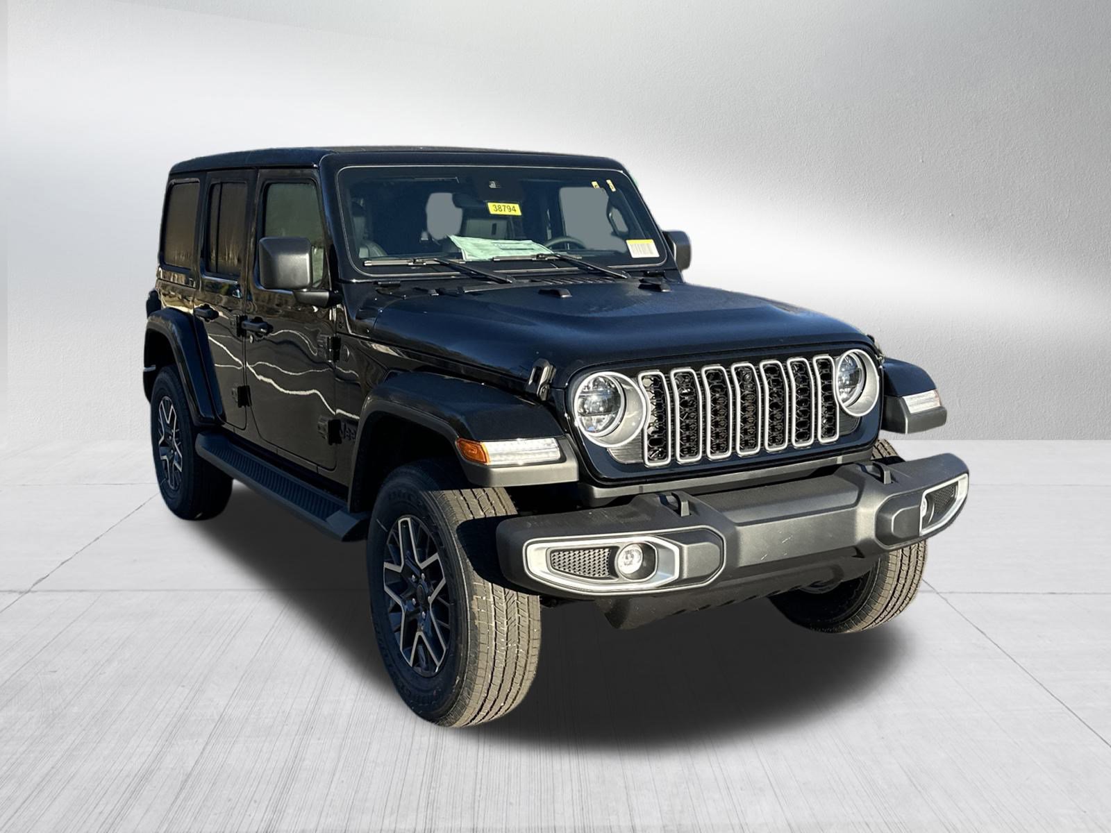 2025 Jeep Wrangler Sahara photo 3