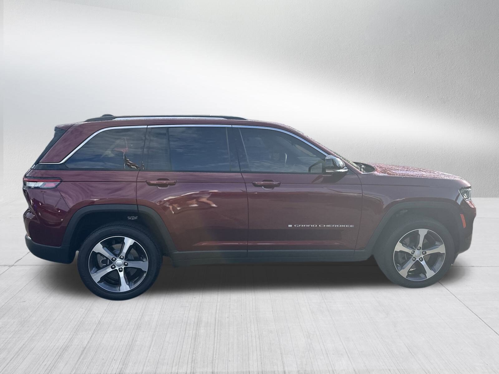 2022 Jeep Cherokee 4xe Base photo 4