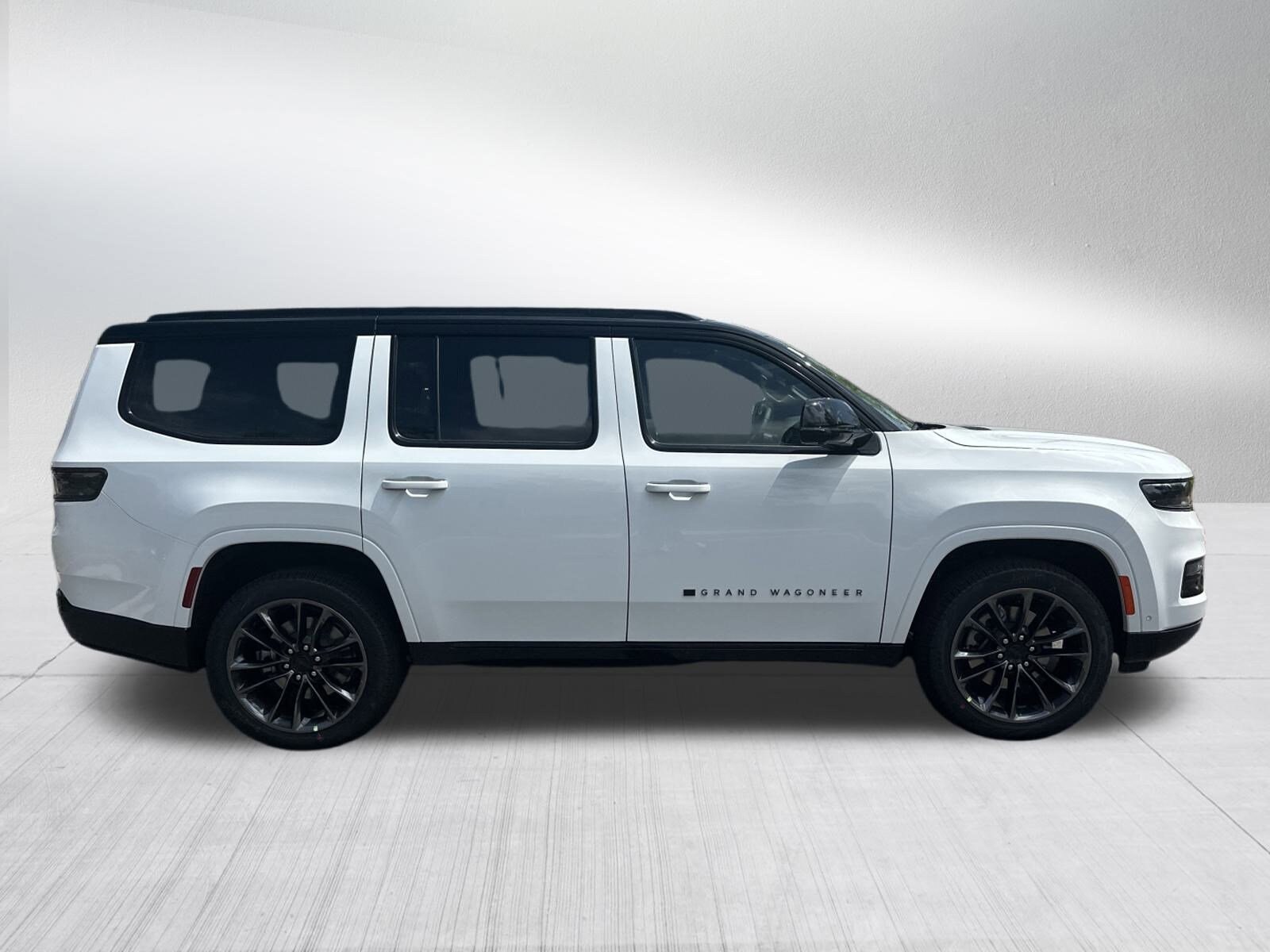 2025 Jeep Grand Wagoneer Obsidian photo 4