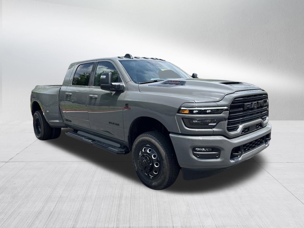 New 2026 Ram 3500 LARAMIE MEGA CAB 4X4 6'4 BOX Pickup