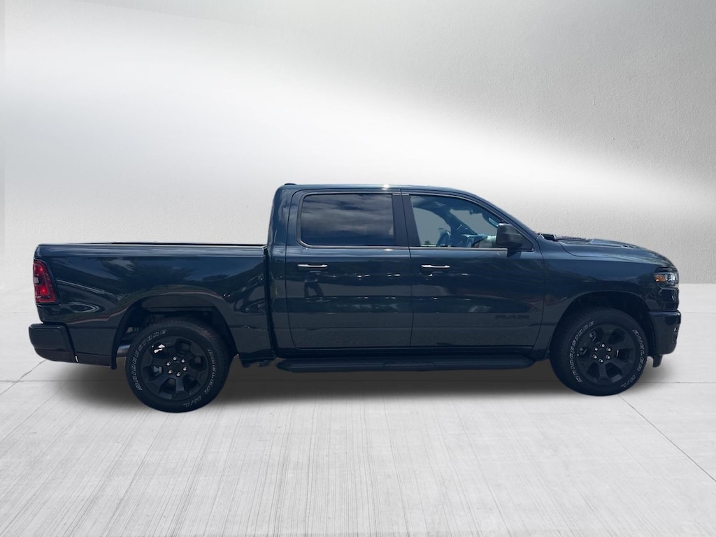 New 2026 Ram 1500 EXPRESS CREW CAB 4X4 5'7 BOX Pickup
