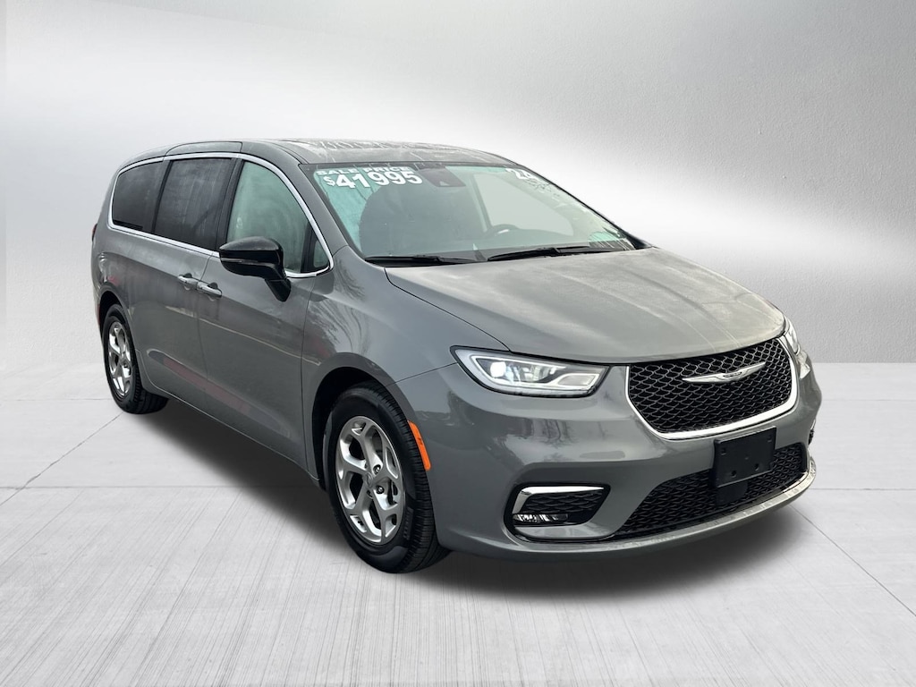 Certified 2024 Chrysler Pacifica Limited Van Passenger Van