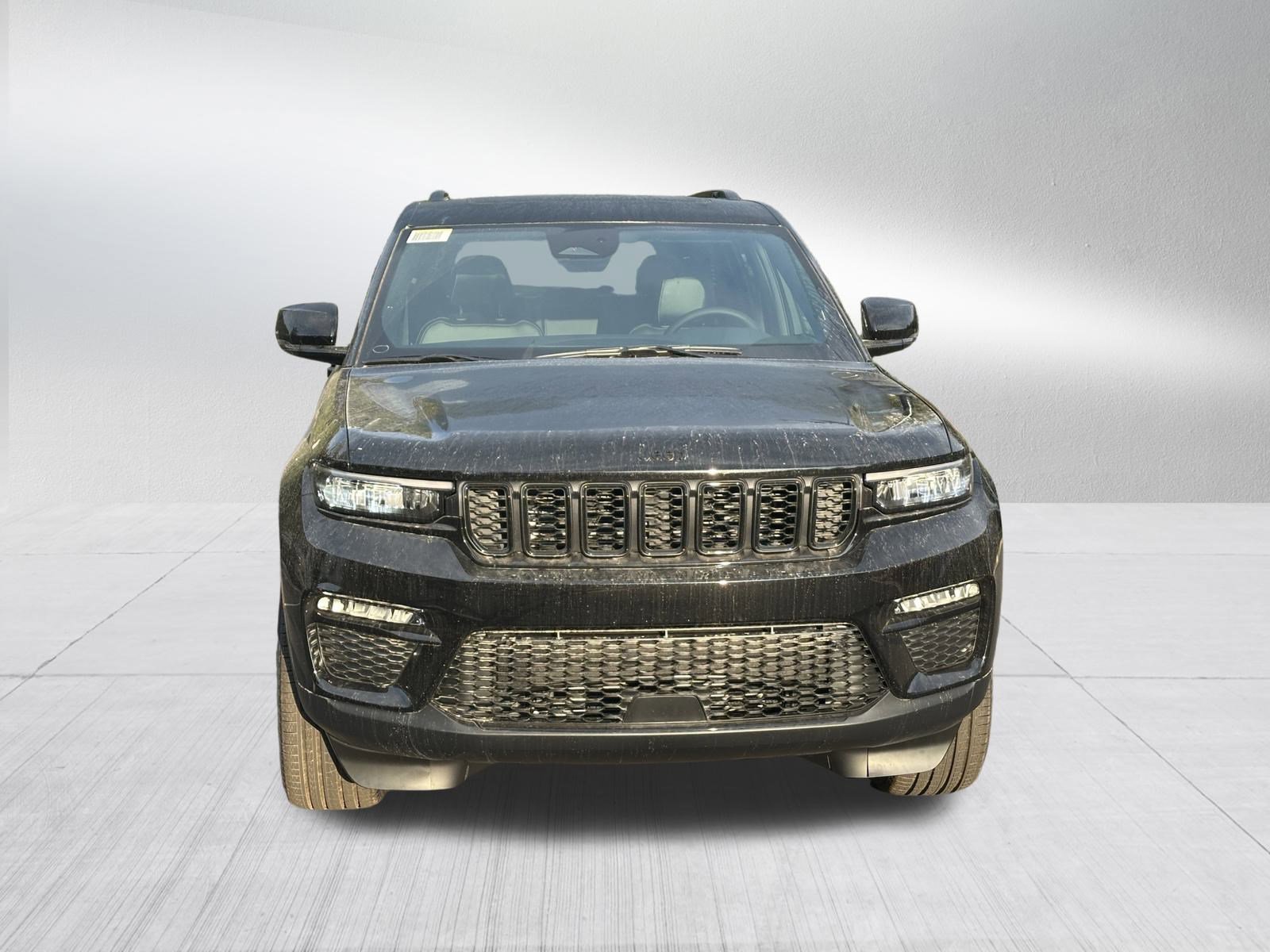 2025 Jeep Grand Cherokee Limited photo 2